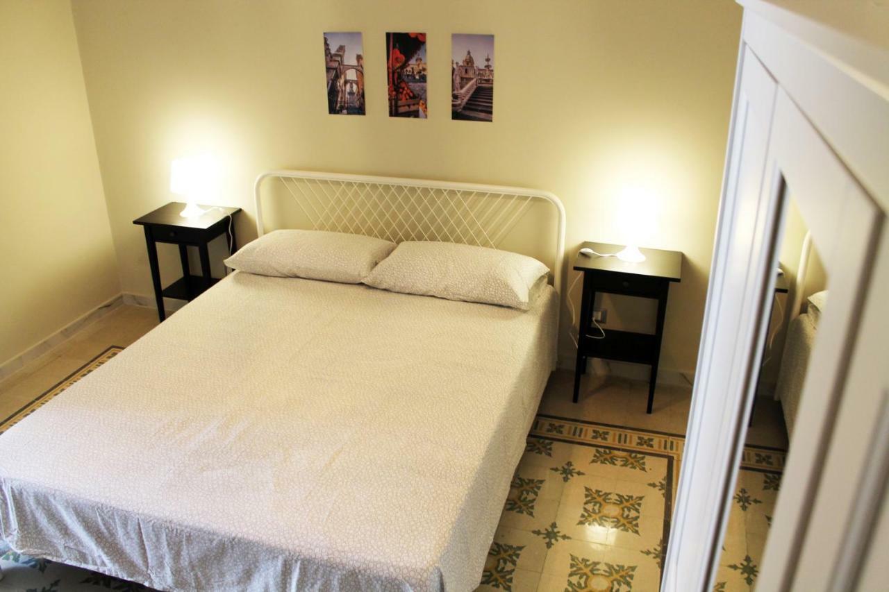 Casa Verdi, Confortevole Bilocale In Centro, 1° P Apartamento Bagheria Exterior foto